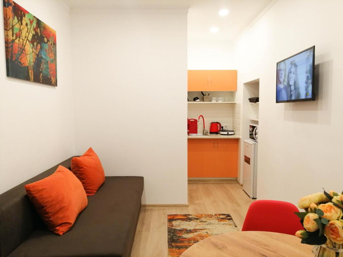 Світло Цілодобово Apartments In The City Center Lemberg Exterior foto